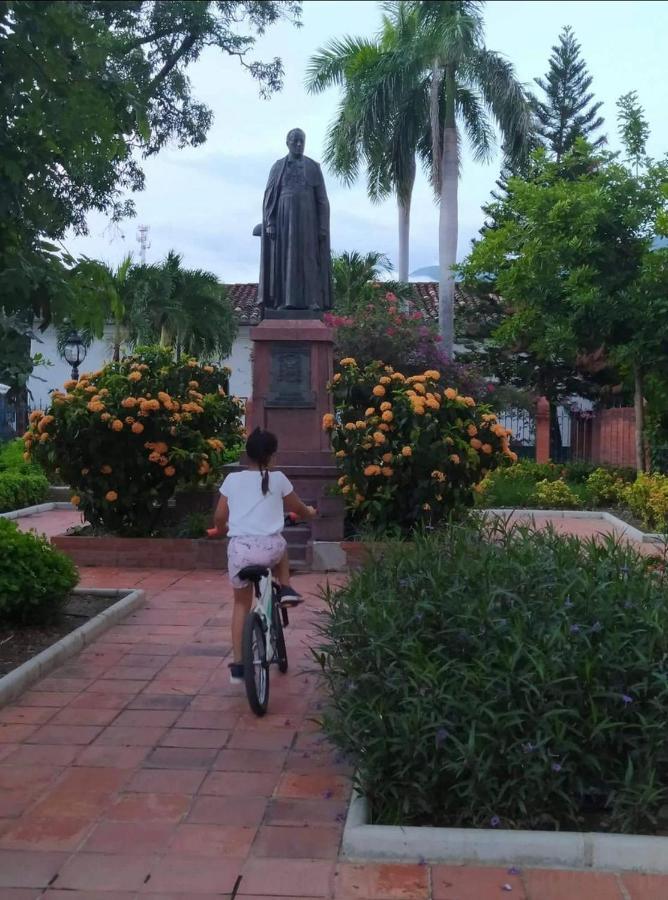 Hospedaje Casa Tellos Santa Fe de Antioquia Dış mekan fotoğraf